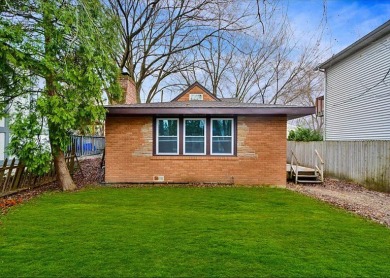 Lake Home For Sale in Lake Zurich, Illinois