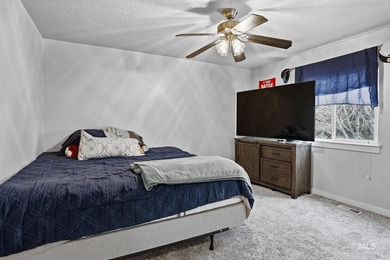 Very well maintained 2 level home in a private gated community - photo 19