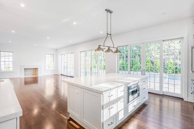 Welcome to 166 Ferry Rd, a luxurious black and white batten - photo 6
