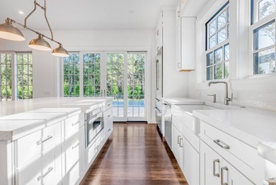Welcome to 166 Ferry Rd, a luxurious black and white batten - photo 7