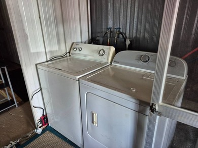 MOTIVATED SELLER! 2-Bedrooms and 2- bathrooms Located in a quiet - photo 8