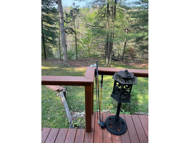 This waterfront secluded getaway is boasting with 3BR and 2BA - photo 4