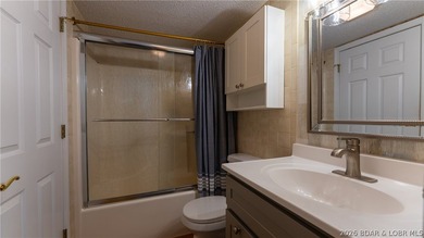 TOP-FLOOR WALK-IN WITH A VIEW! This Harbor Point condo checks - photo 8
