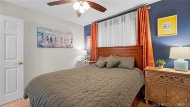 TOP-FLOOR WALK-IN WITH A VIEW! This Harbor Point condo checks - photo 10