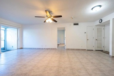 Beautiful 2-bed and 2-bath ready to move in. Close to - photo 11