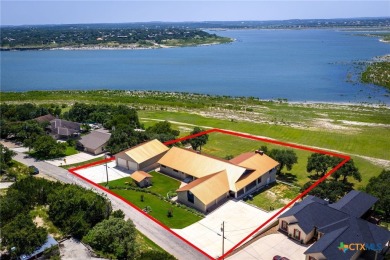 Lake Home For Sale in Canyon Lake, Texas