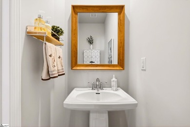 LIFESTYLE AND LOCATION LOW-MAINTENANCE TOWNHOME, ONLY 3 YEARS - photo 7