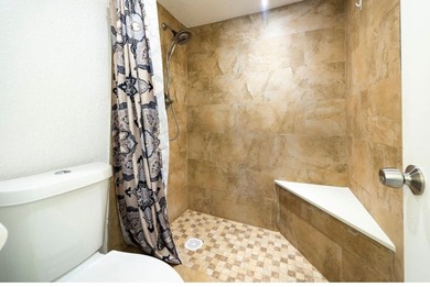 Beautiful 2-bed and 2-bath ready to move in. Close to - photo 19