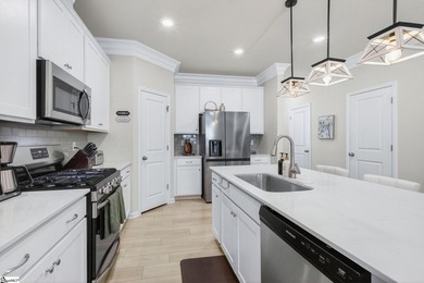 LIFESTYLE AND LOCATION LOW-MAINTENANCE TOWNHOME, ONLY 3 YEARS - photo 10