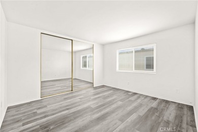 Welcome to this beautifully updated top-floor 1-bedroom, 1-bath - photo 5