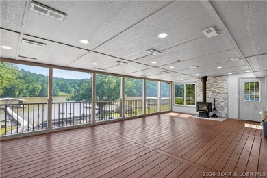 Lakefront, beautifully remodeled property, perfectly positioned - photo 6