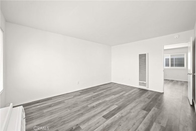 Welcome to this beautifully updated top-floor 1-bedroom, 1-bath - photo 10
