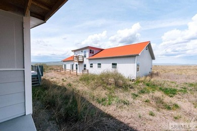 One-of-a-kind property with 320 stunning lush acres & 2 - photo 7