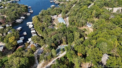 Welcome to your lakefront retreat! This super cute, updated 4 - photo 4