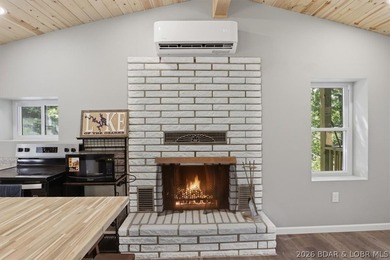 Adorable Lakefront Retreat/Newly Remodeled in 2026 at the 66MM - photo 8