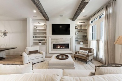 Considering a change in lifestyle where you can stroll to dinner