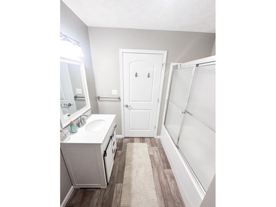 If you've been looking for a clean, move-in ready place that's - photo 25