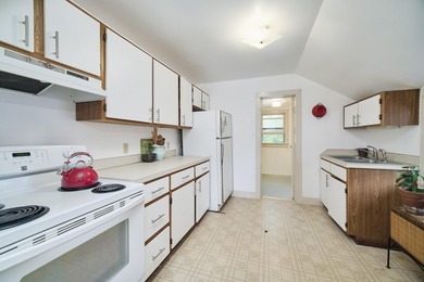This charming duplex sits on a large lot with a privacy fenced - photo 28