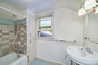 This charming duplex sits on a large lot with a privacy fenced - photo 30