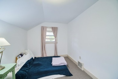 This charming duplex sits on a large lot with a privacy fenced - photo 32