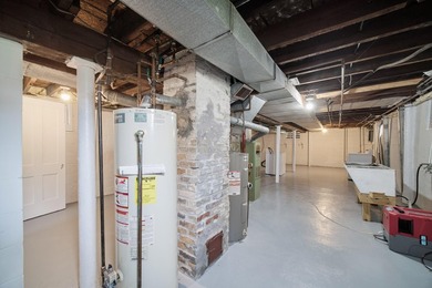 This charming duplex sits on a large lot with a privacy fenced - photo 35