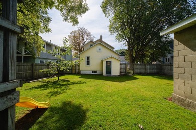 This charming duplex sits on a large lot with a privacy fenced - photo 43