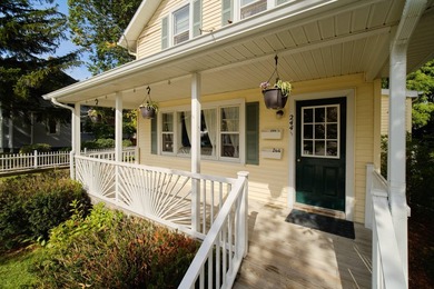 This charming duplex sits on a large lot with a privacy fenced - photo 44