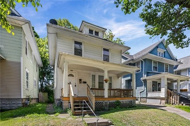 Welcome home to this beautifully updated duplex on the edge of - photo 2