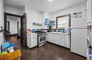 Welcome home to this beautifully updated duplex on the edge of - photo 10