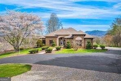 Lake Home For Sale in Hiawassee, Georgia