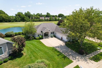 Welcome to your own private oasis with breathtaking views of the - photo 2