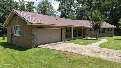 Live your best life in this beautifully appointed home! Roof and - photo 4