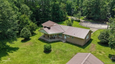 Live your best life in this beautifully appointed home! Roof and - photo 5