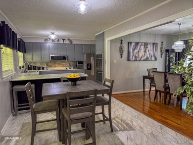 Live your best life in this beautifully appointed home! Roof and - photo 8