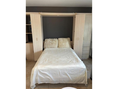 LUXURY STUDIO IN PREMIER INTRACOASTAL HIGH-RISE--FULLY FURNISHED