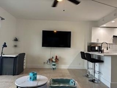 LUXURY STUDIO IN PREMIER INTRACOASTAL HIGH-RISE--FULLY FURNISHED