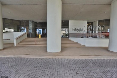 STUNNING!! One bedroom, 1.5 bath unit at the ENCLAVEPLETELY - photo 19