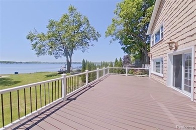 Perfectly positioned along the soft, sandy shoreline of - photo 23