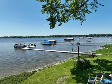 Perfectly positioned along the soft, sandy shoreline of - photo 28