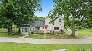 Beautiful 3-bedroom, 2-bath home located right in the heart of - photo 1