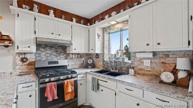Beautiful 3-bedroom, 2-bath home located right in the heart of - photo 10