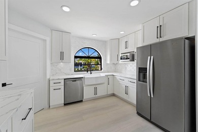 Beautifully renovated waterfront home in Beau Rivage with ocean - photo 12