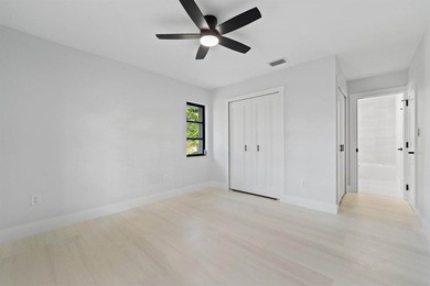Beautifully renovated waterfront home in Beau Rivage with ocean - photo 21