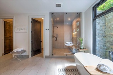 Recently lowered to 2,300,000 Million with an appraisal of 2,995 - photo 23