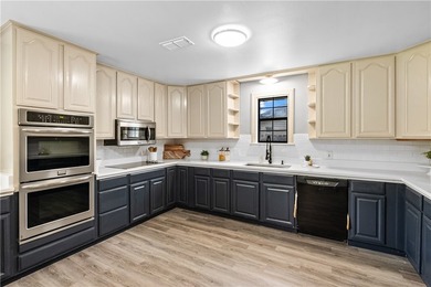Welcome to 10946 Birdwood Circle in Corpus Christi, Texas. This - photo 12