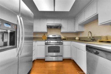 This light-filled, tastefully upgraded condo in Pasadena offers - photo 12