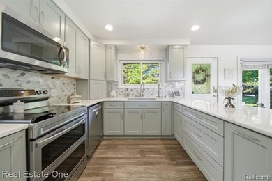 Beautifully updated Woodland Lake home where you can enjoy - photo 12