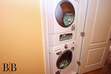 Welcome to this beautifully maintained 2-bedroom, 2-bathroom - photo 14