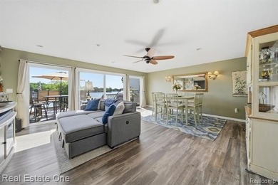 Beautifully updated Woodland Lake home where you can enjoy - photo 16