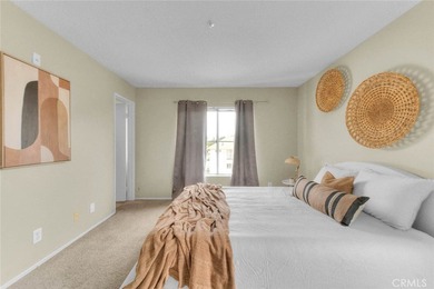 This light-filled, tastefully upgraded condo in Pasadena offers - photo 17